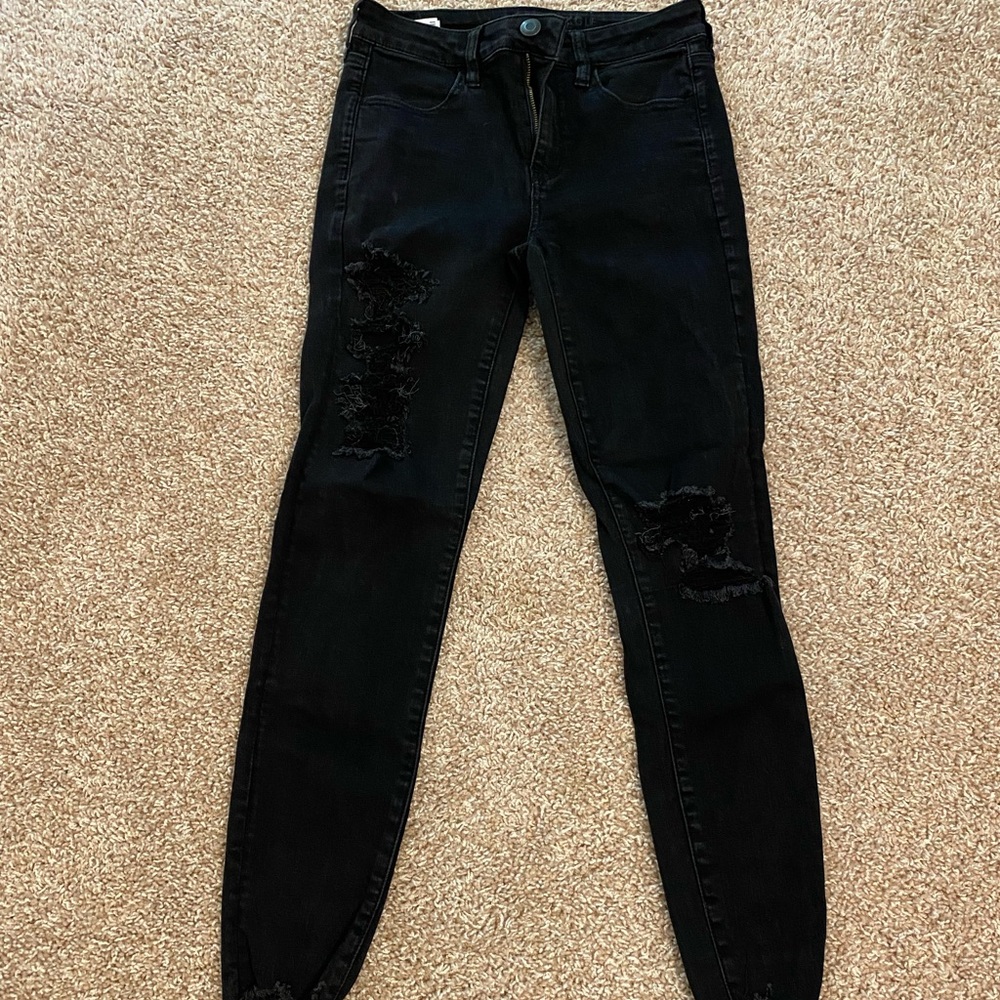 Black, distressed, American eagle jeggings. Size 6